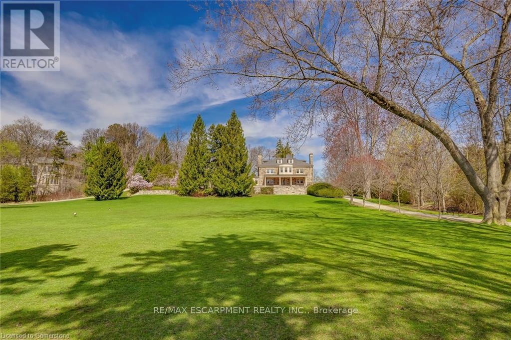 Photo 8 of 4306 Lakeshore Road, Burlington ON