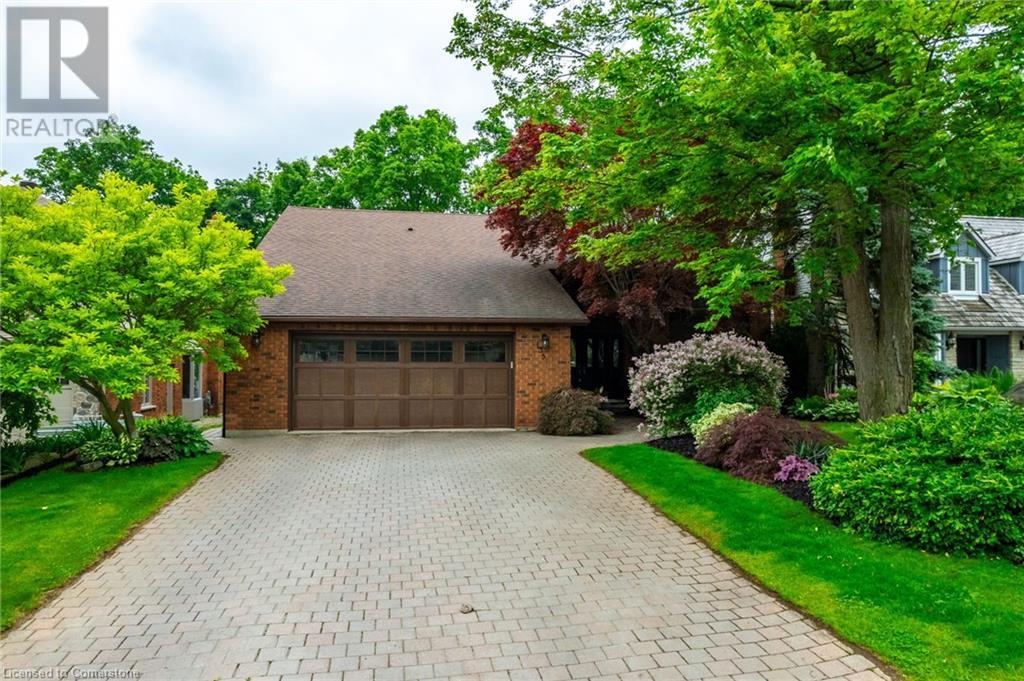 Photo 6 of 1351 Hazelton Boulevard, Burlington ON