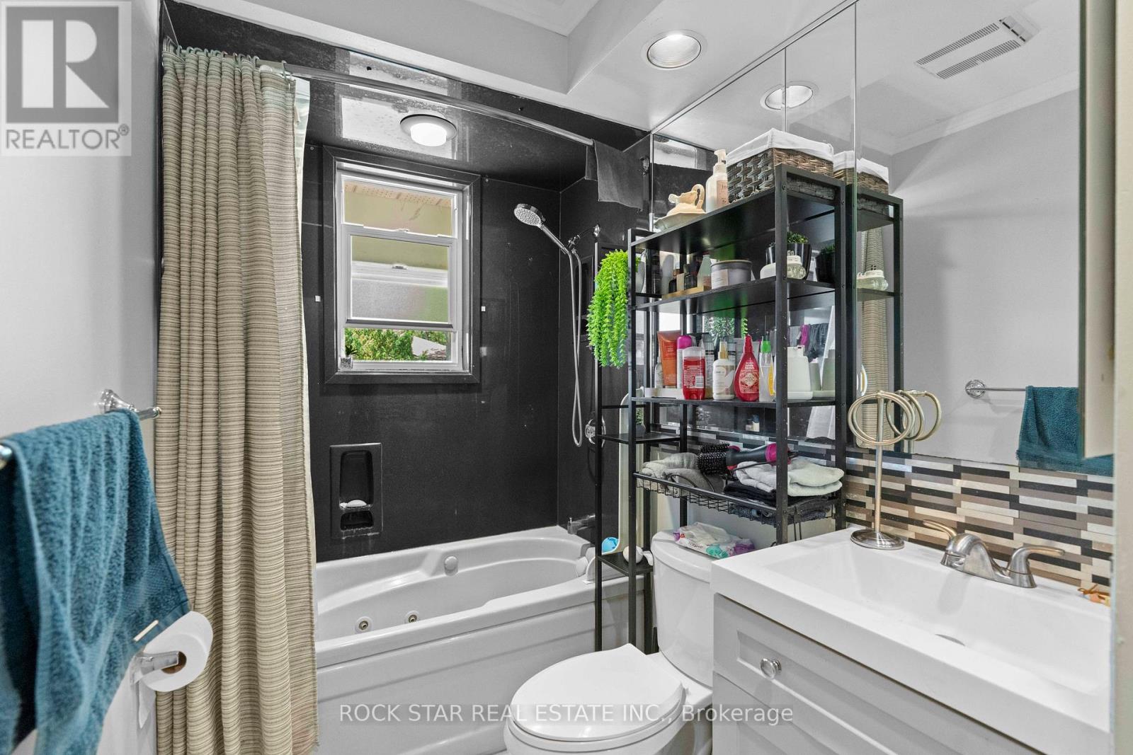 Photo 21 of 768 Tenth Avenue, Hamilton ON