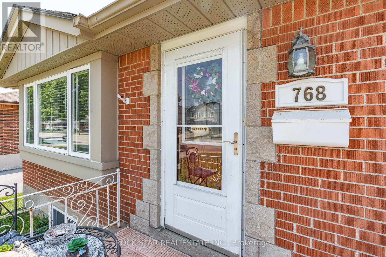 Photo 12 of 768 Tenth Avenue, Hamilton ON