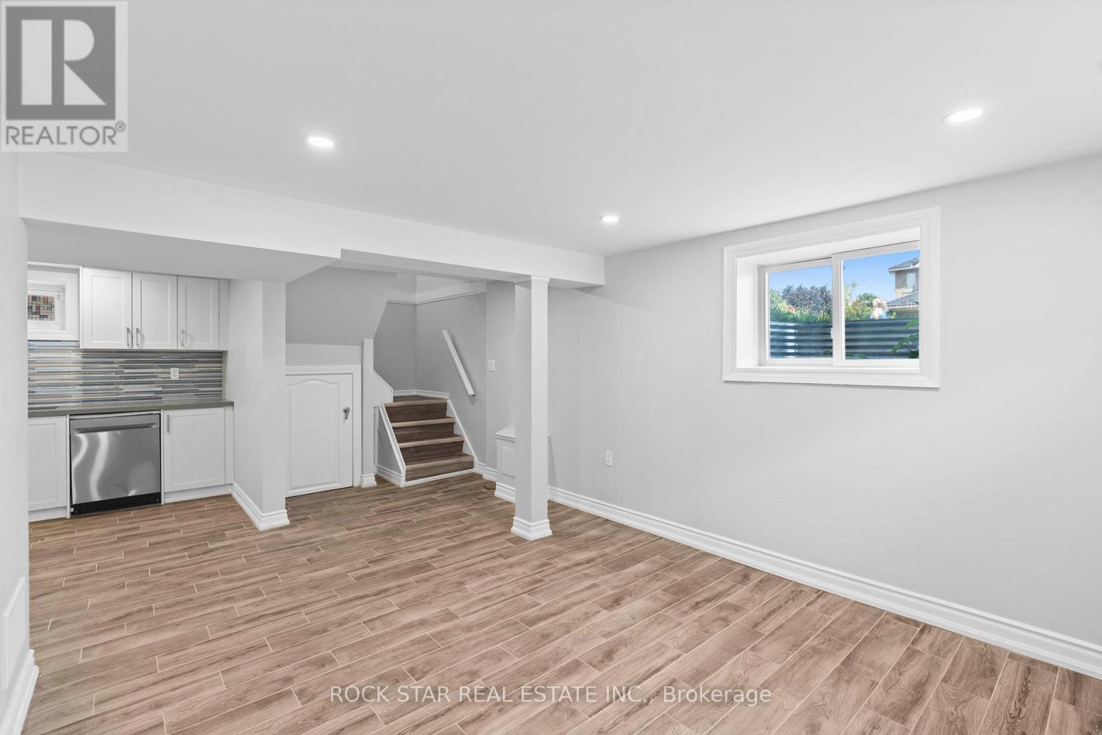 Photo 13 of 768 Tenth Avenue, Hamilton ON