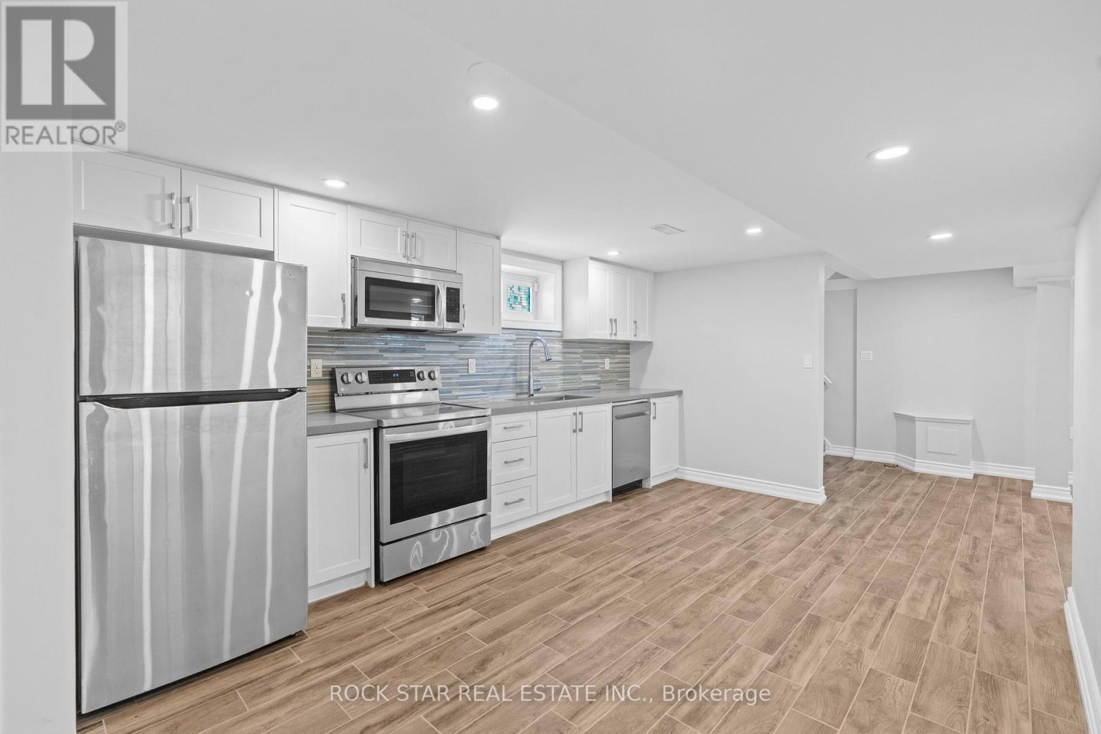 Photo 23 of 768 Tenth Avenue, Hamilton ON