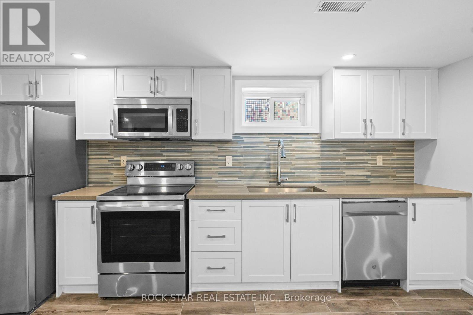 Photo 19 of 768 Tenth Avenue, Hamilton ON