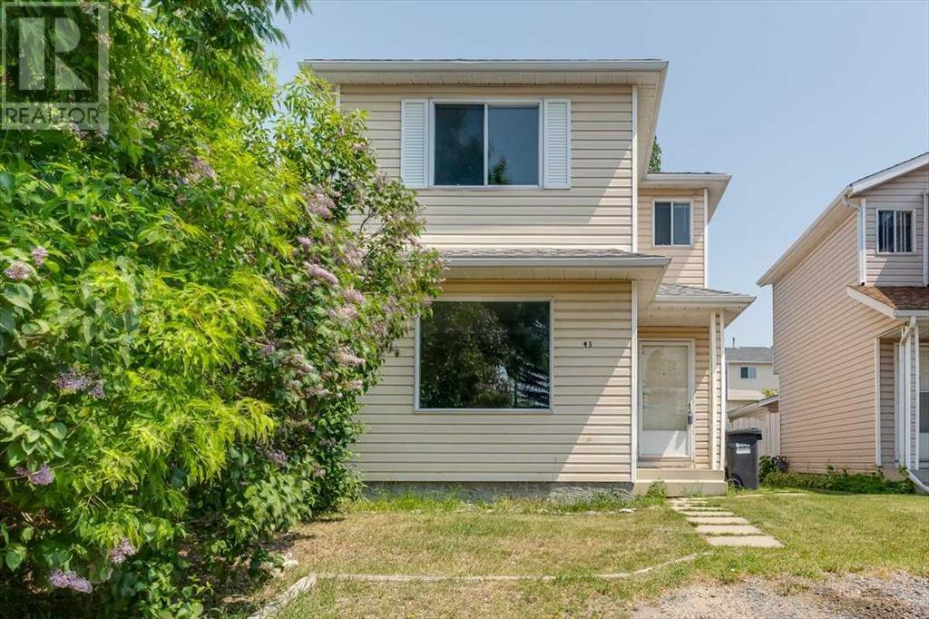Single Family House for Sale in  Good Crescent Glendale Red Deer 