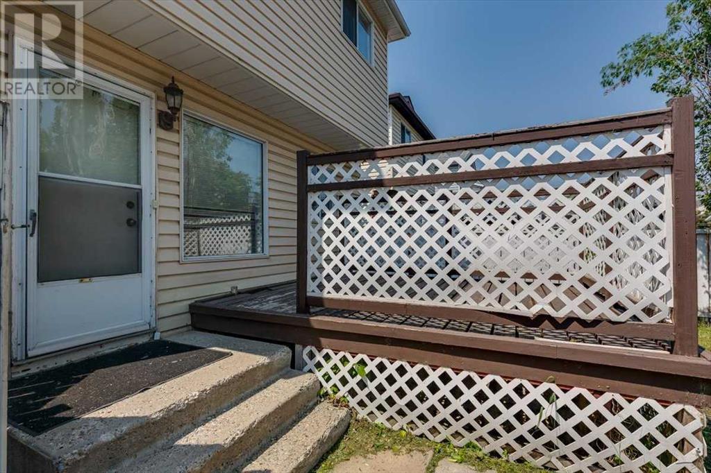 Single Family House for Sale in  Good Crescent Glendale Red Deer 