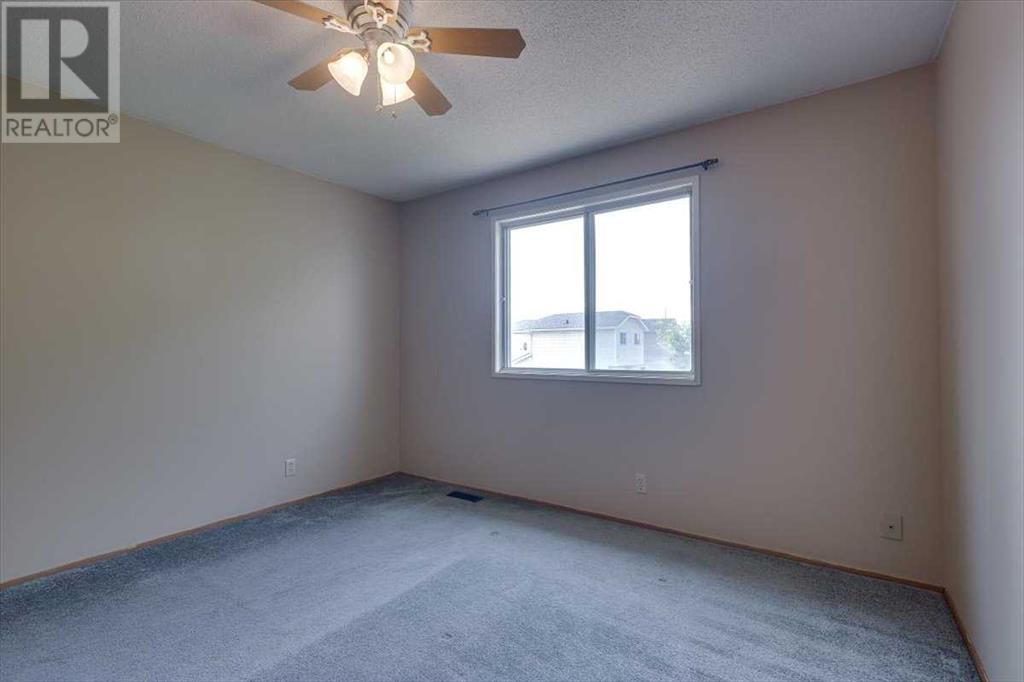 Single Family House for Sale in  Good Crescent Glendale Red Deer 