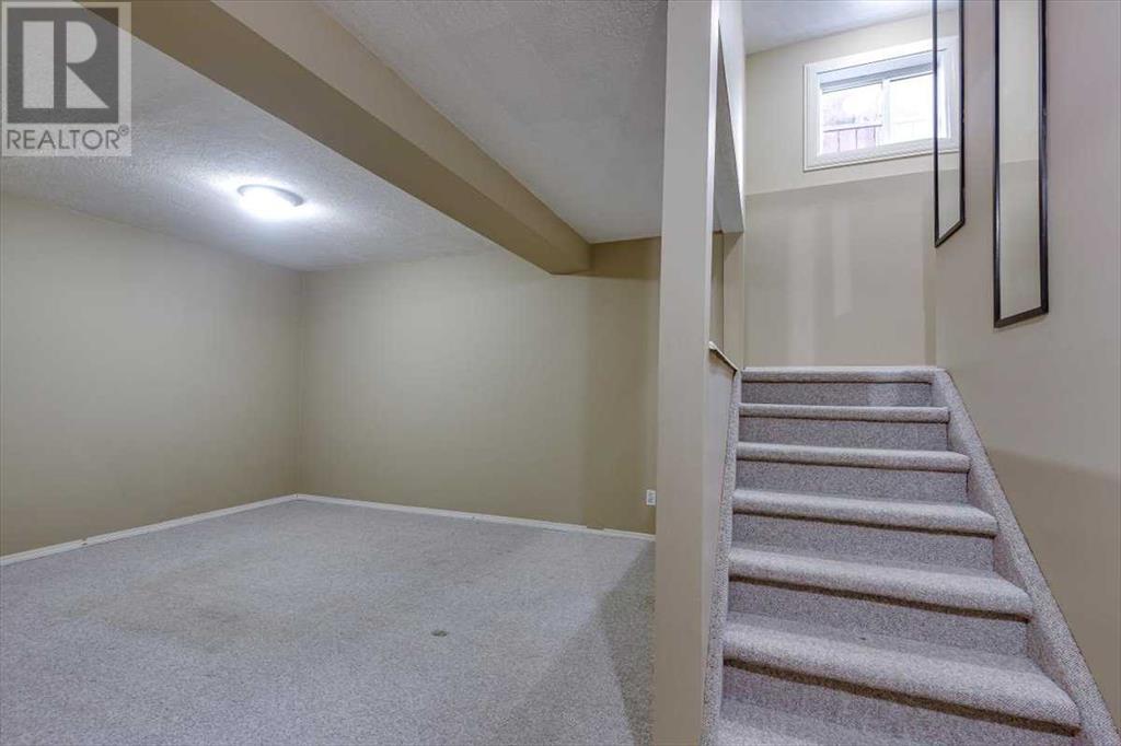Single Family House for Sale in  Good Crescent Glendale Red Deer 