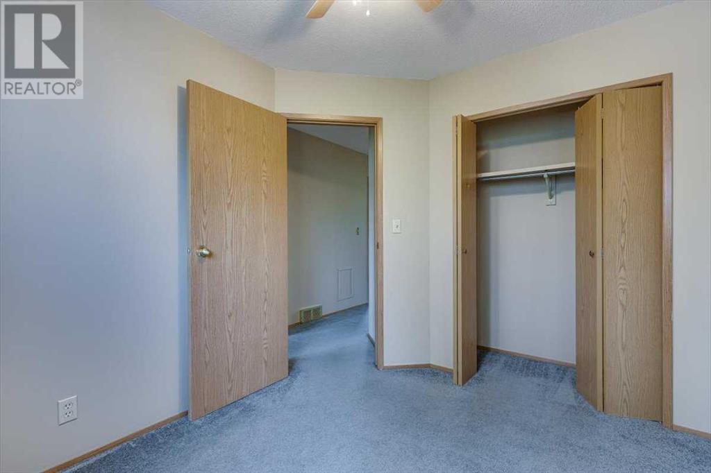 Single Family House for Sale in  Good Crescent Glendale Red Deer 