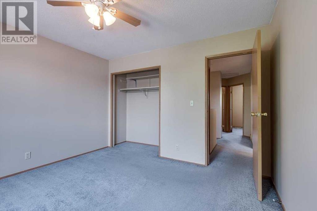 Single Family House for Sale in  Good Crescent Glendale Red Deer 