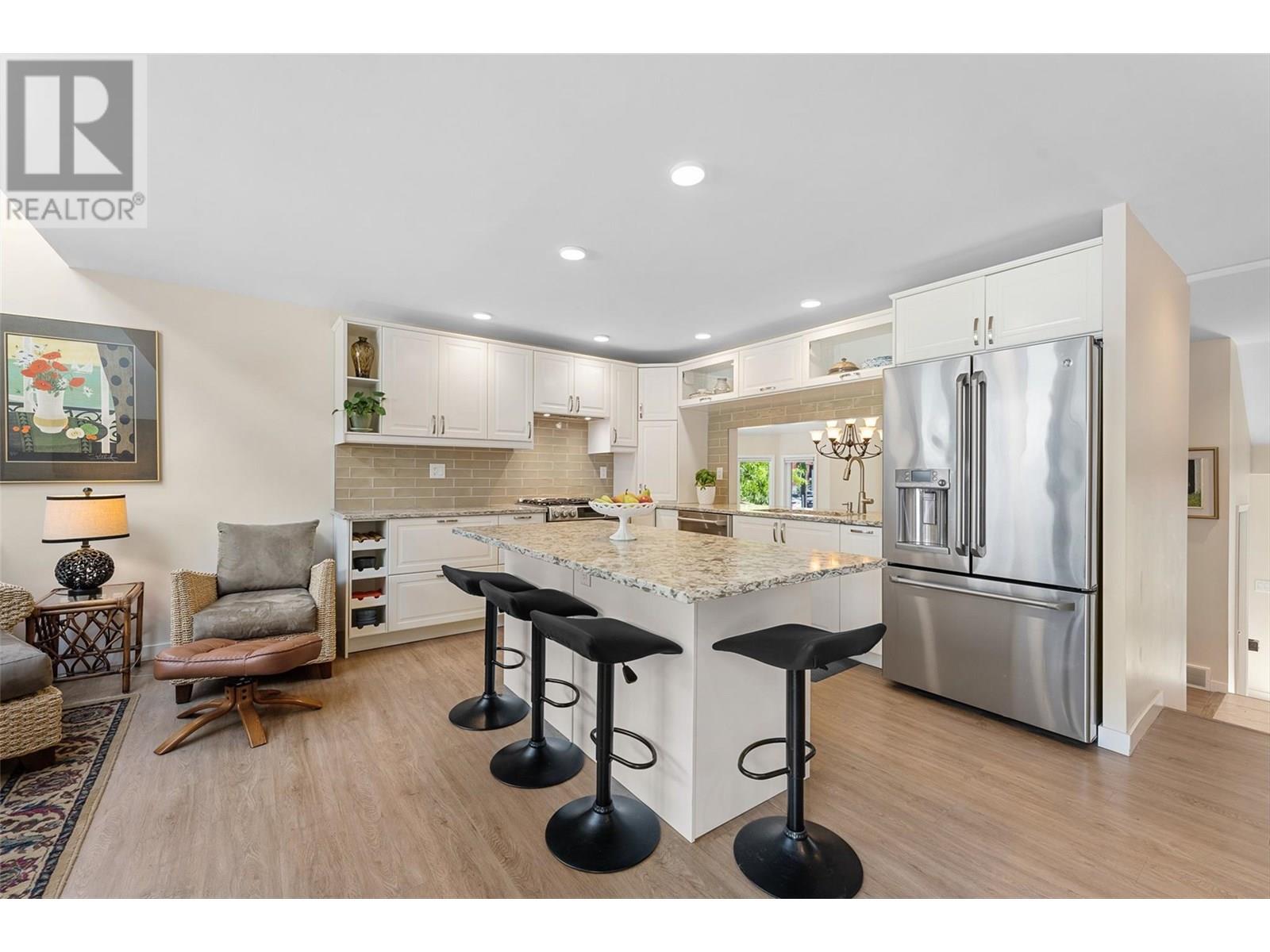  420 West Avenue, Kelowna
