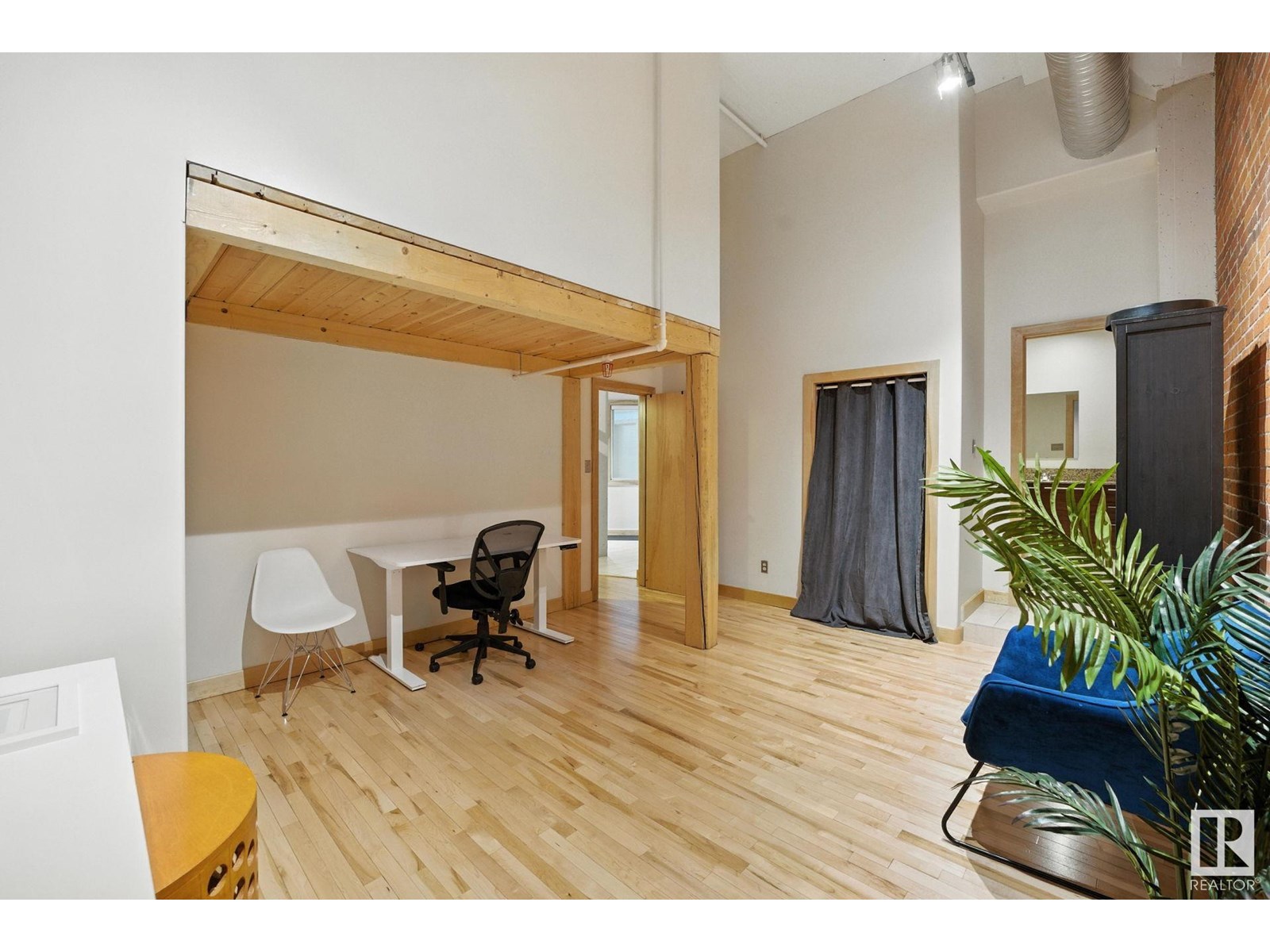 Photo 18 of 103 10265 107 St Nw, Edmonton AB