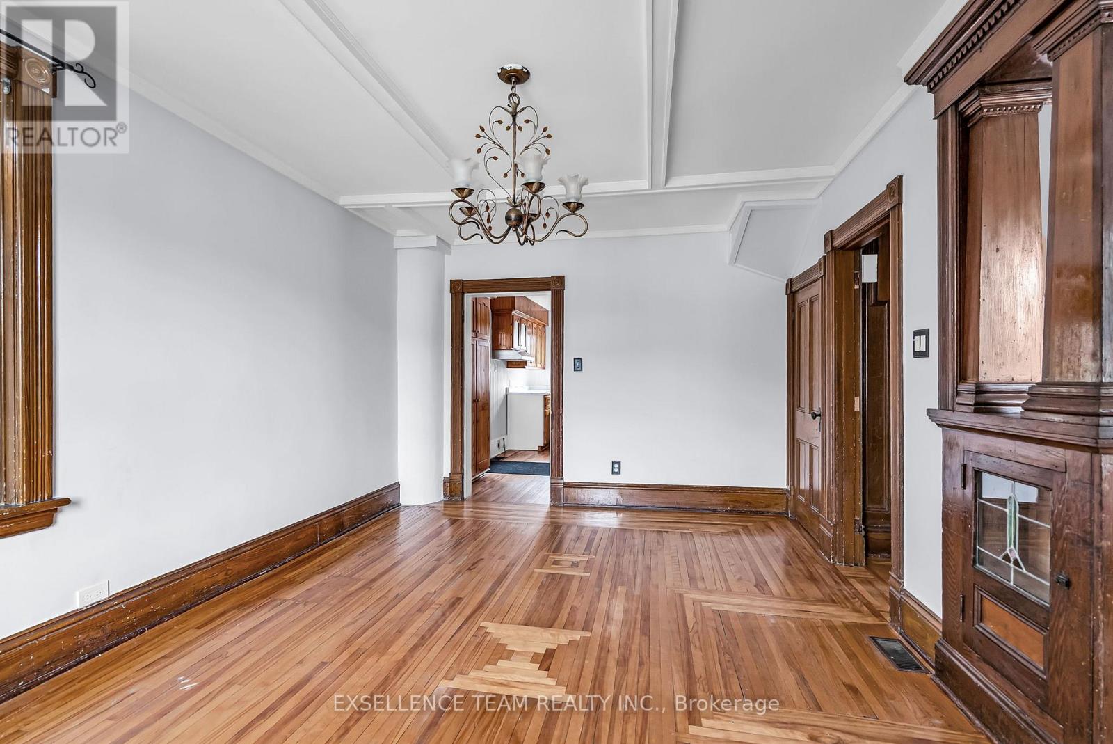 Photo 11 of 303 Fifth Street E, Cornwall ON