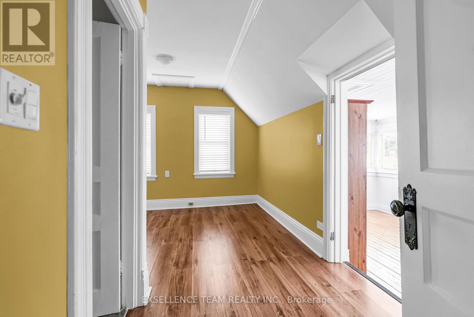 Photo 16 of 303 Fifth Street E, Cornwall ON