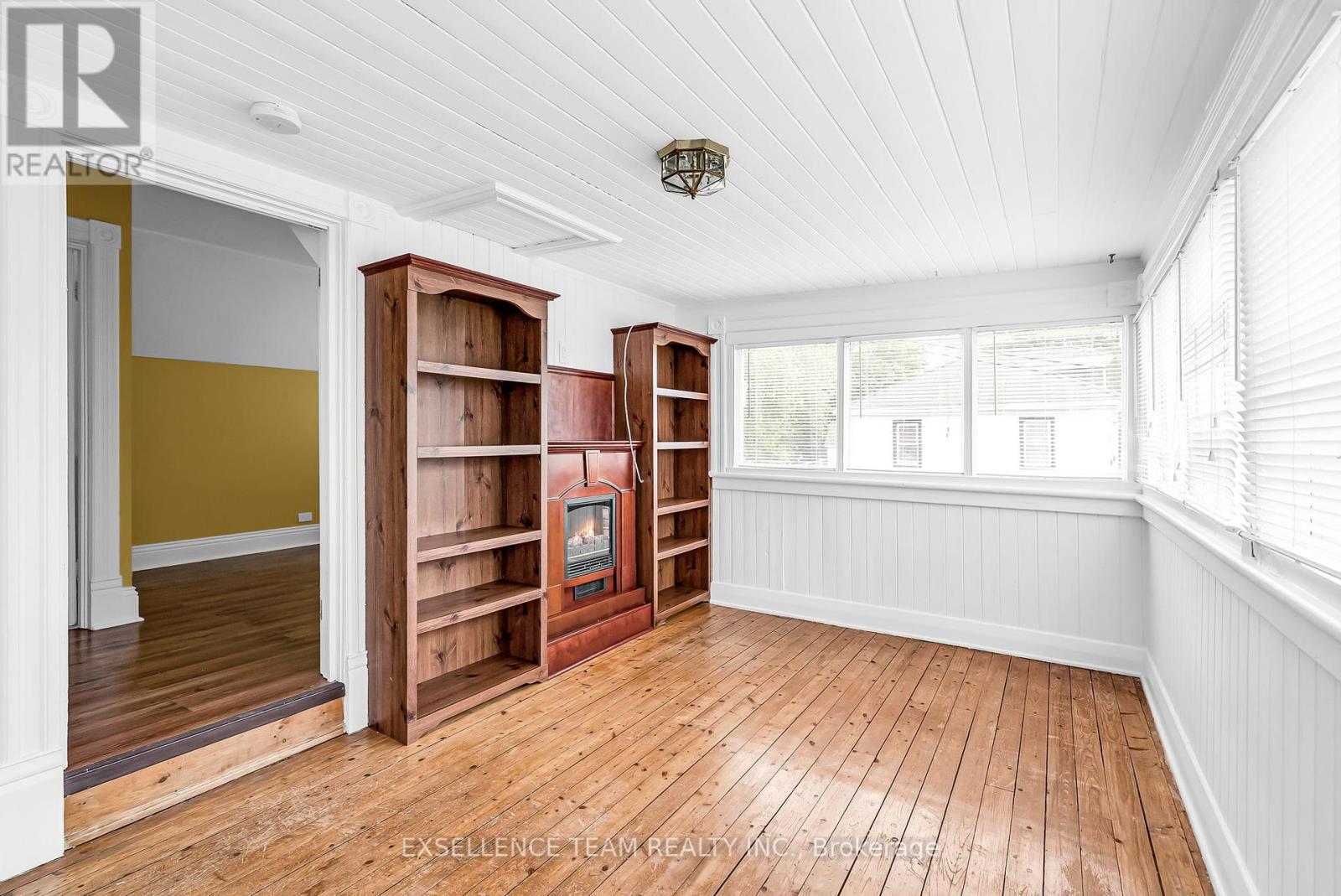 Photo 18 of 303 Fifth Street E, Cornwall ON