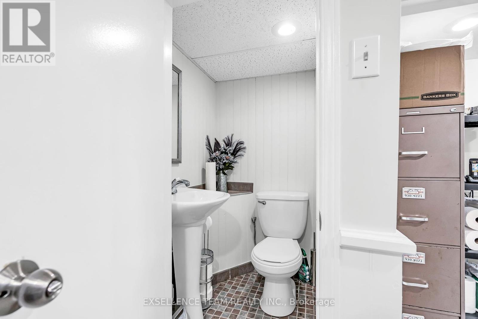 Photo 29 of 303 Fifth Street E, Cornwall ON