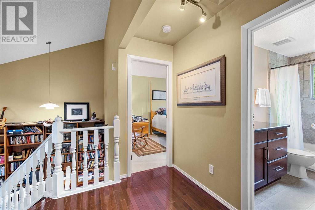 Single Family House 4 Level for Sale in  Point Mckay Road NW Point McKay Calgary 