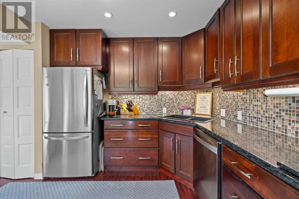 Single Family House 4 Level for Sale in  Point Mckay Road NW Point McKay Calgary 