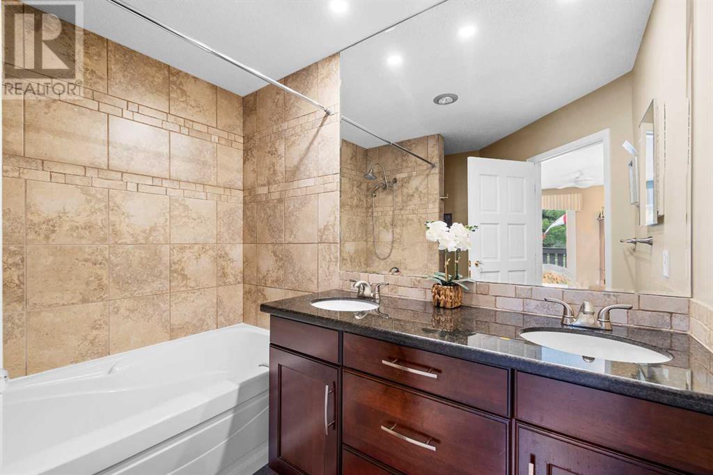 Single Family House 4 Level for Sale in  Point Mckay Road NW Point McKay Calgary 
