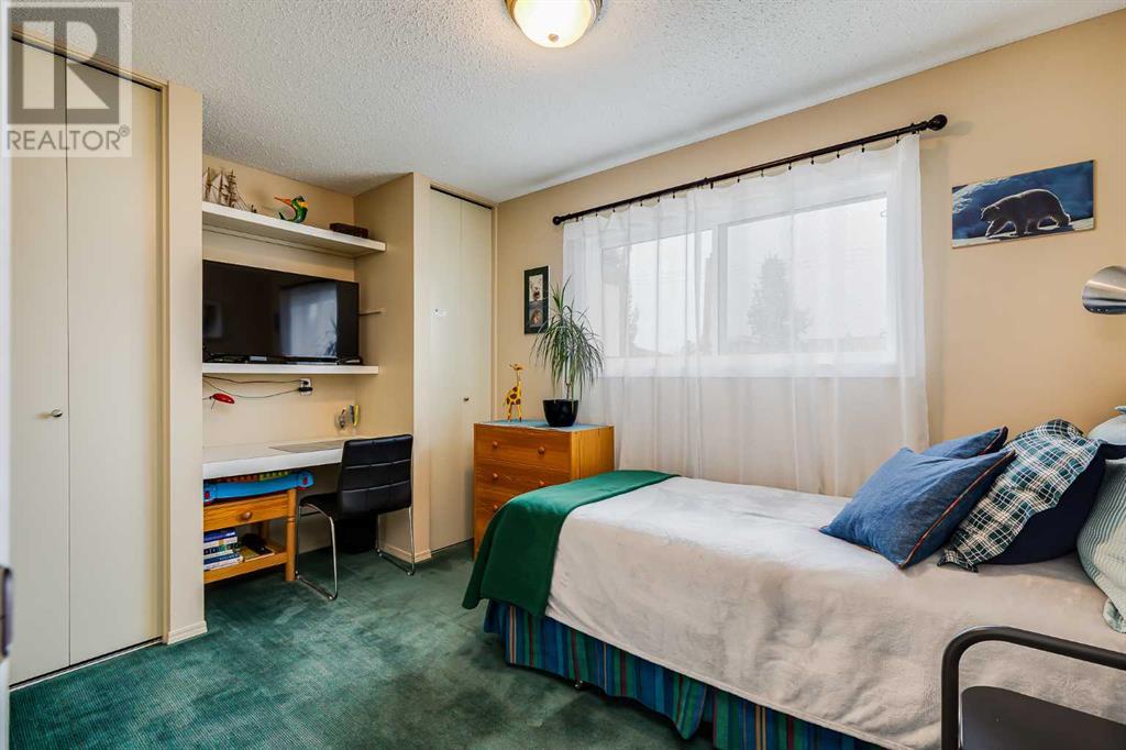 Single Family House Bungalow for Sale in  Manora Rise NE Marlborough Park Calgary 