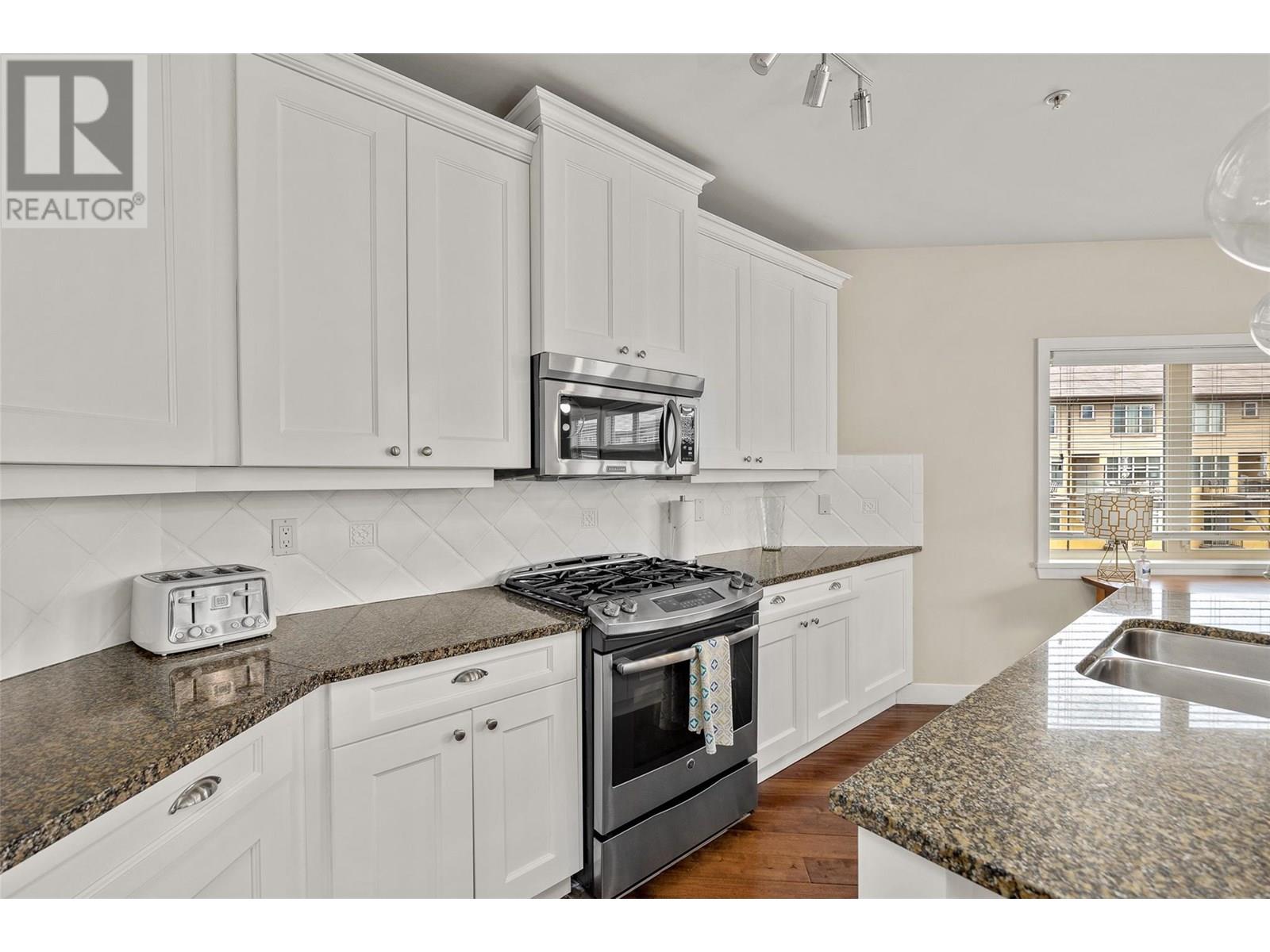 #4305 4038 PRITCHARD DRIVE - Image 11