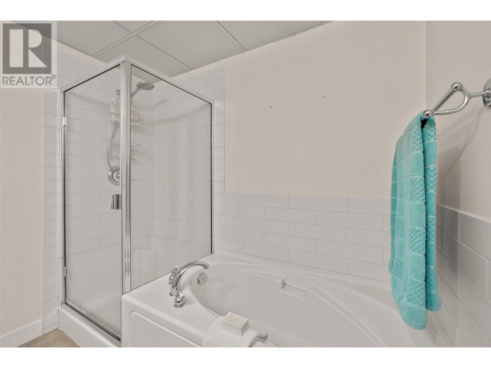 #4305 4038 PRITCHARD DRIVE - Image 25