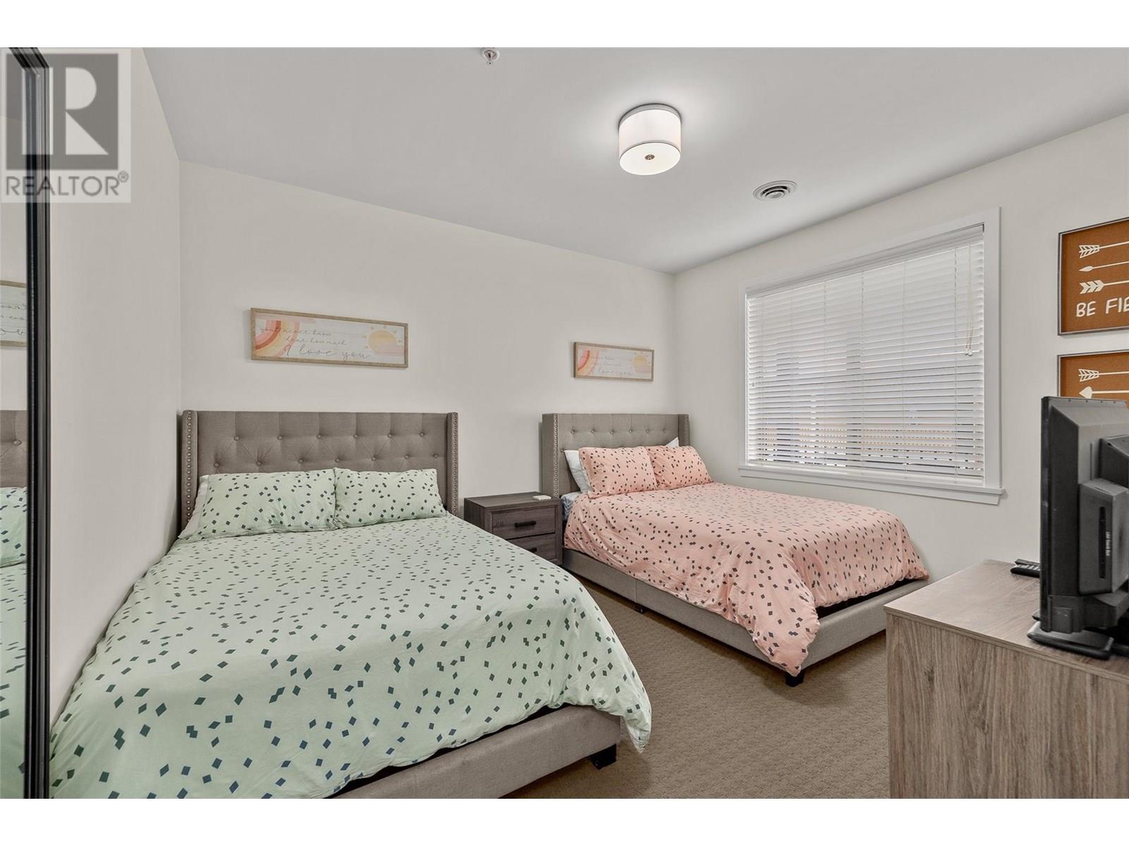 #4305 4038 PRITCHARD DRIVE - Image 28