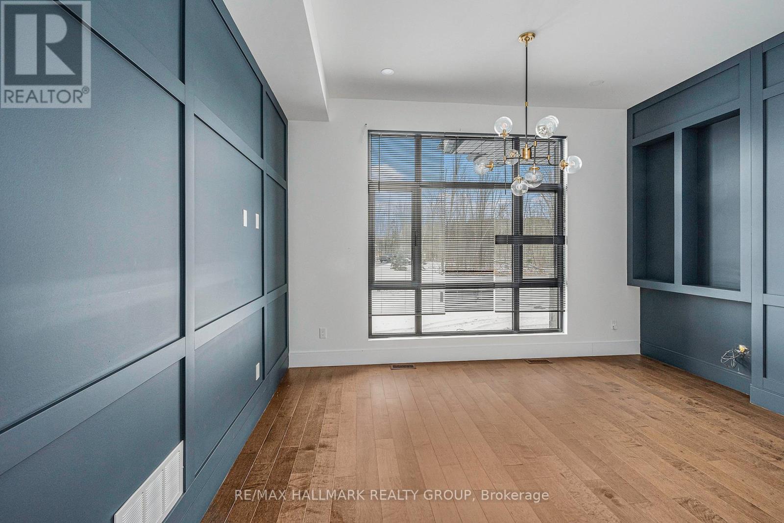 Photo 14 of 132 Robert Taite Drive, Ottawa ON