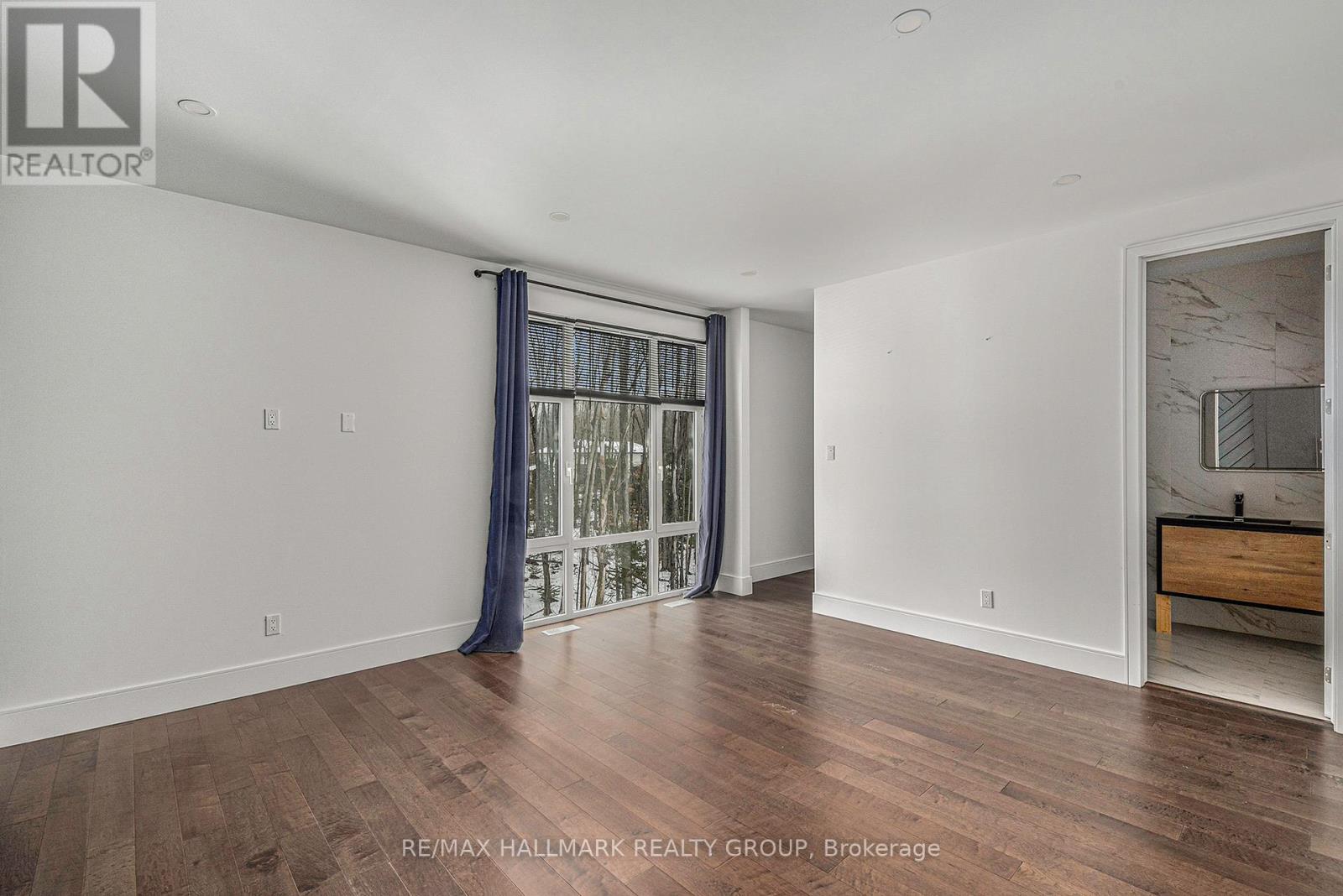 Photo 10 of 132 Robert Taite Drive, Ottawa ON
