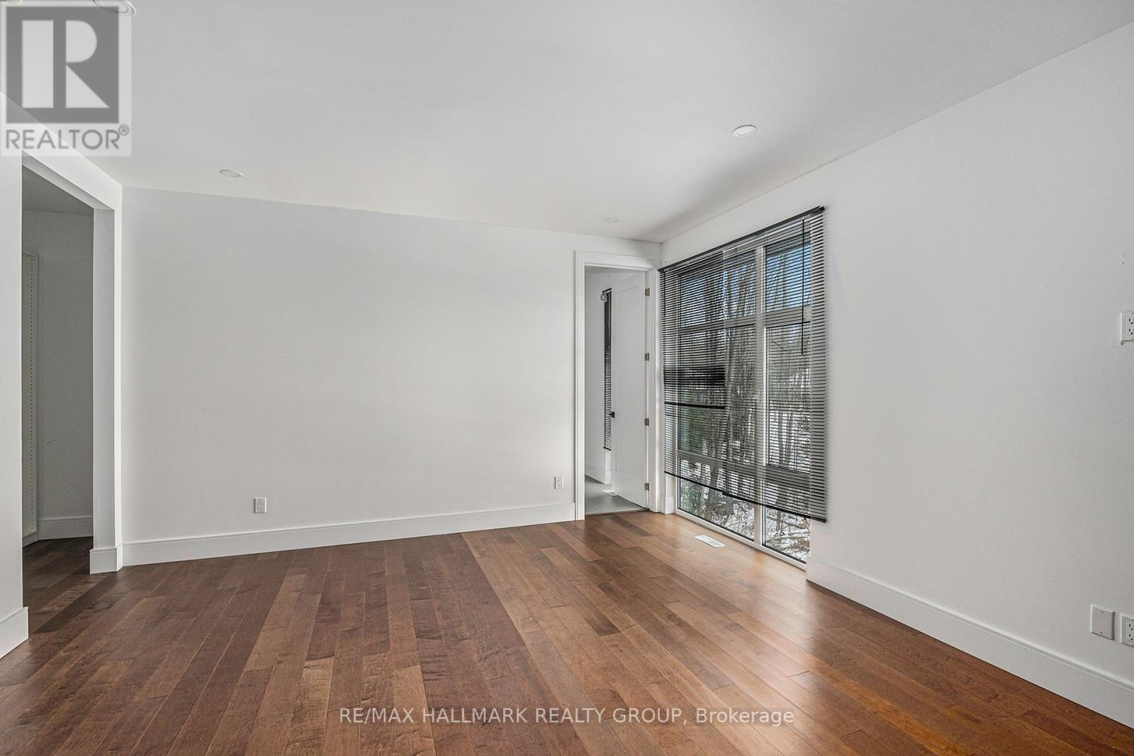 Photo 9 of 132 Robert Taite Drive, Ottawa ON