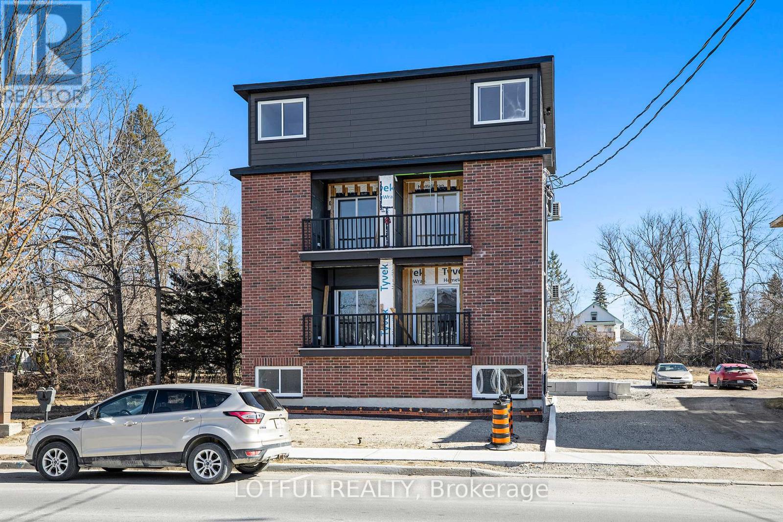 Photo 11 of 102 131 Gore Street E, Perth ON