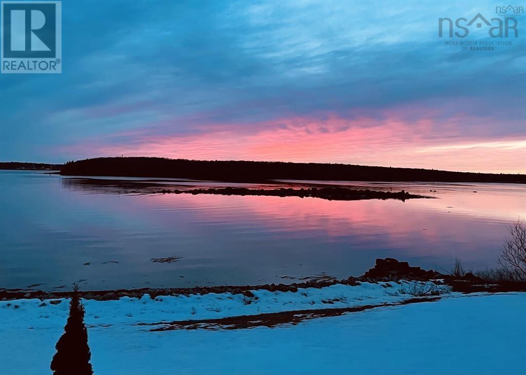 Property 5 of 12 of Mikes Island