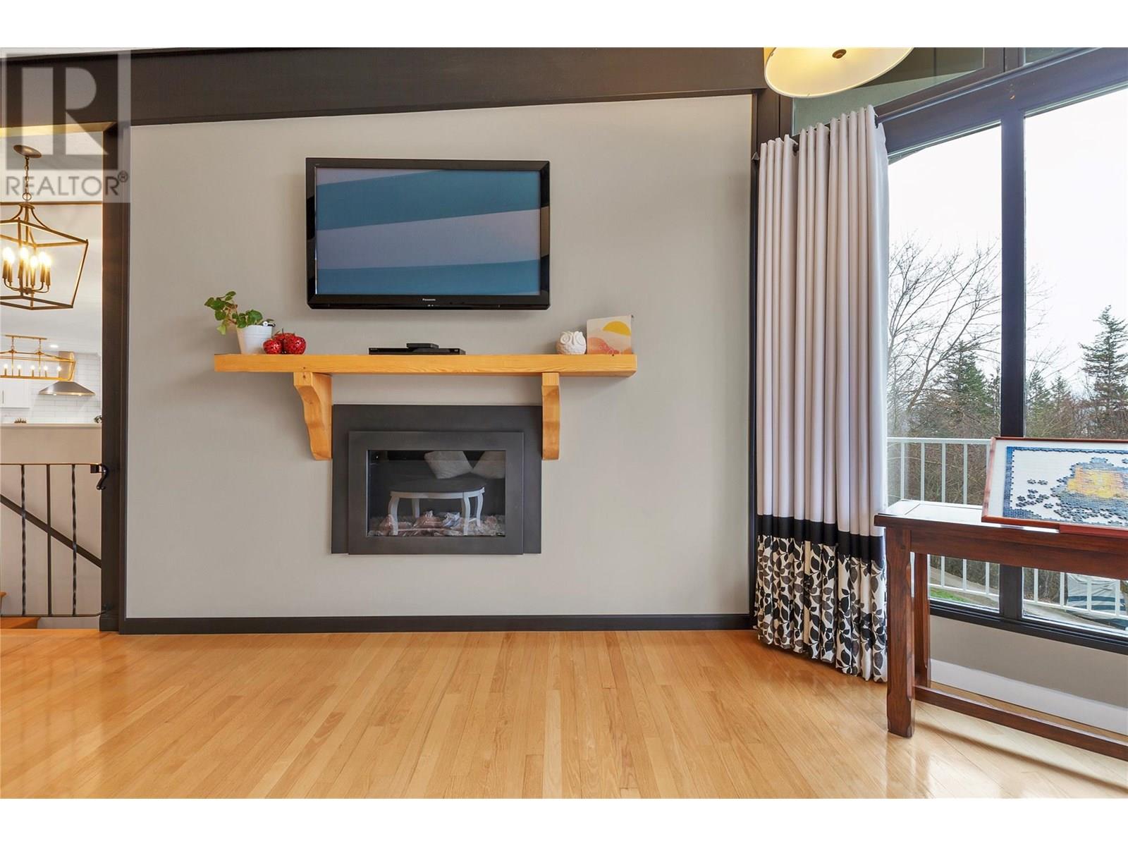 Photo 12 of 5719 6 Highway, Coldstream BC