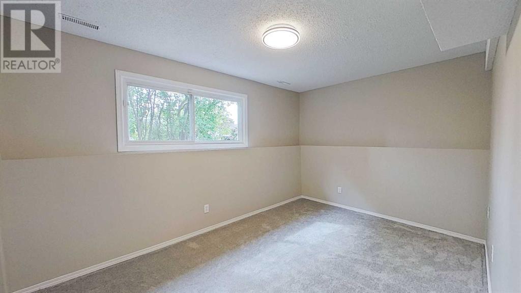 Single Family House for Sale in  Fonda Court SE Forest Heights Calgary 