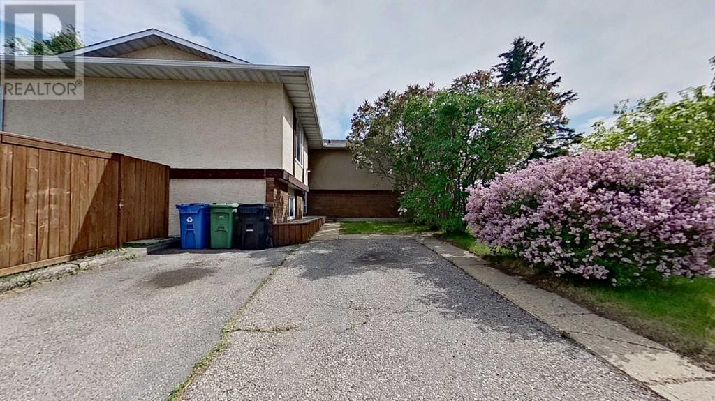 Single Family House for Sale in  Fonda Court SE Forest Heights Calgary 