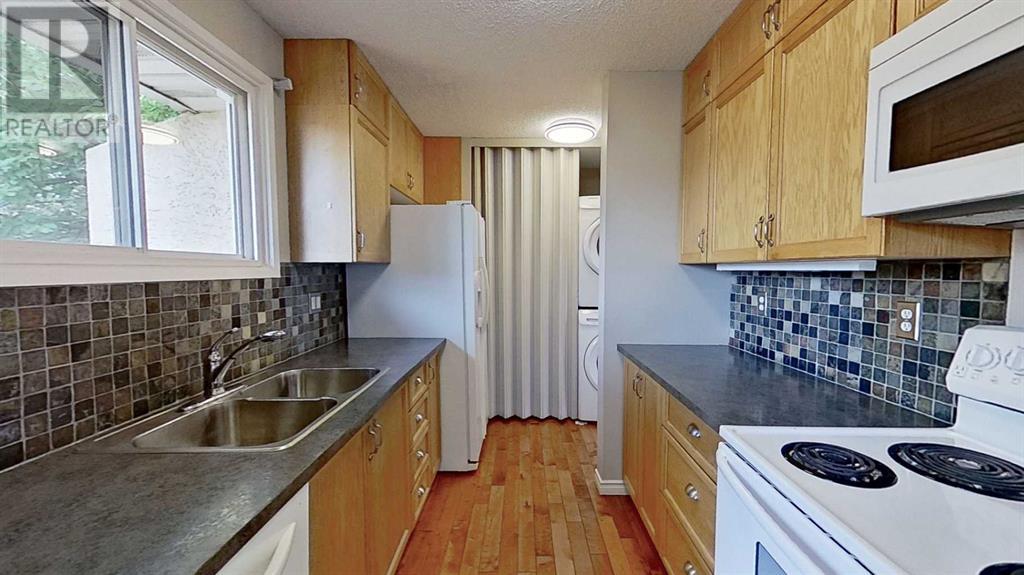 Single Family House for Sale in  Fonda Court SE Forest Heights Calgary 