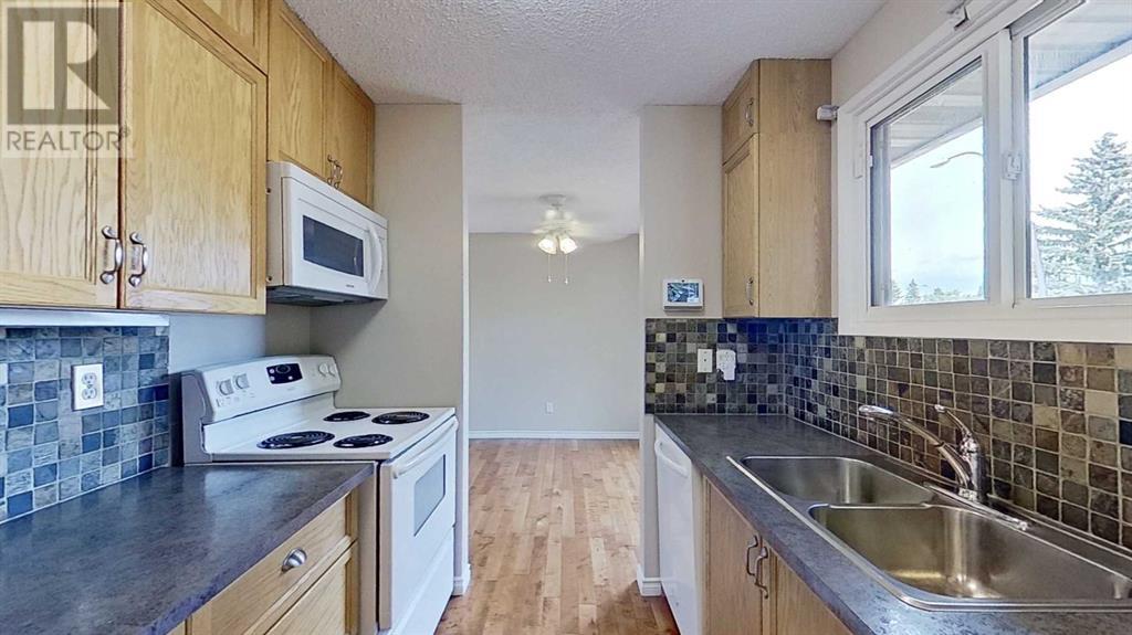 Single Family House for Sale in  Fonda Court SE Forest Heights Calgary 