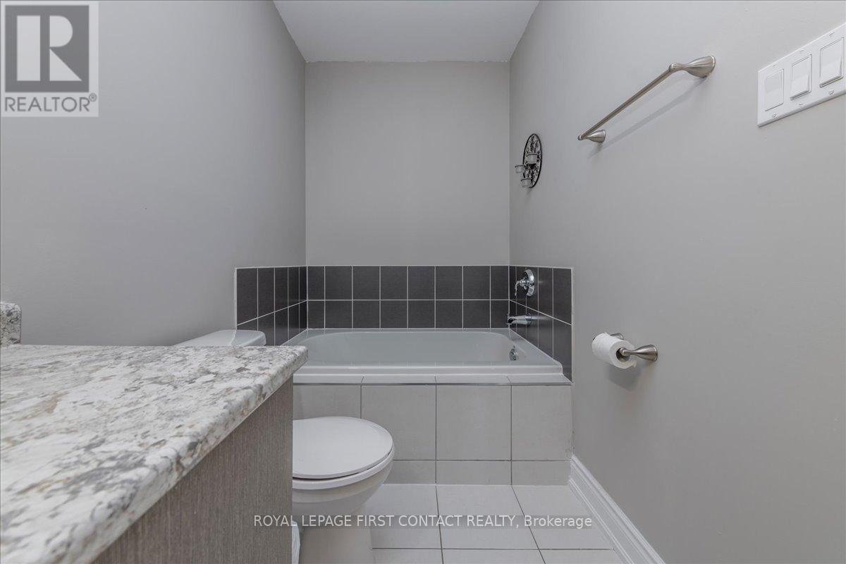 Photo 33 of 8 Nautical Lane, Wasaga Beach ON