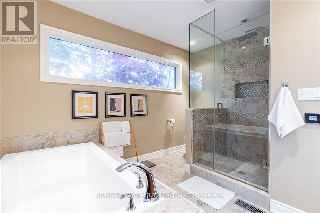 Photo 21 of 1351 Hazelton Boulevard, Burlington ON