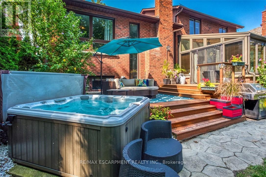 Photo 37 of 1351 Hazelton Boulevard, Burlington ON