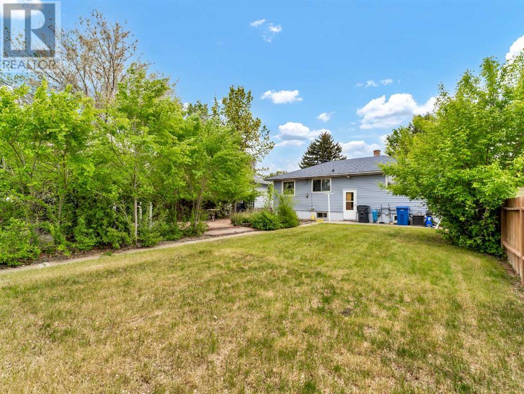 Single Family House Bungalow for Sale in  Connaught Drive SW Connaught Medicine Hat 