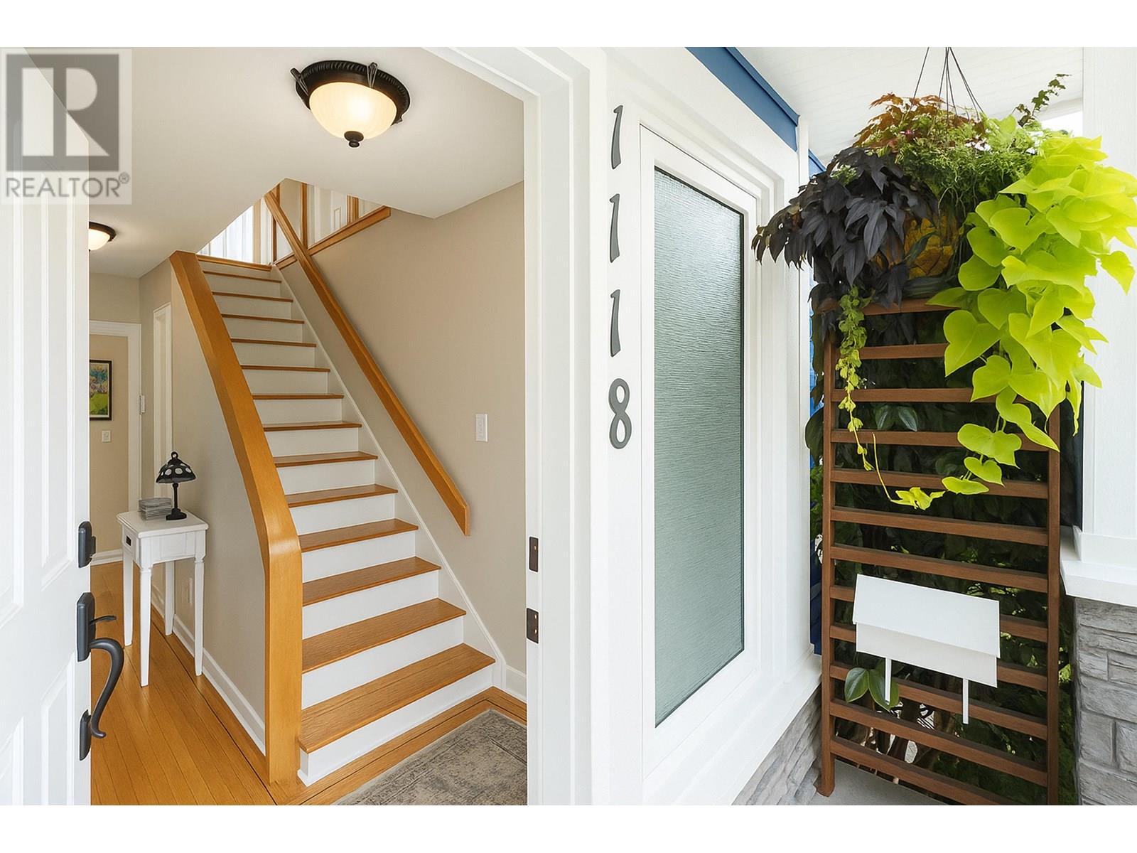 Photo 4 of 1718 Nanaimo Street, New Westminster BC