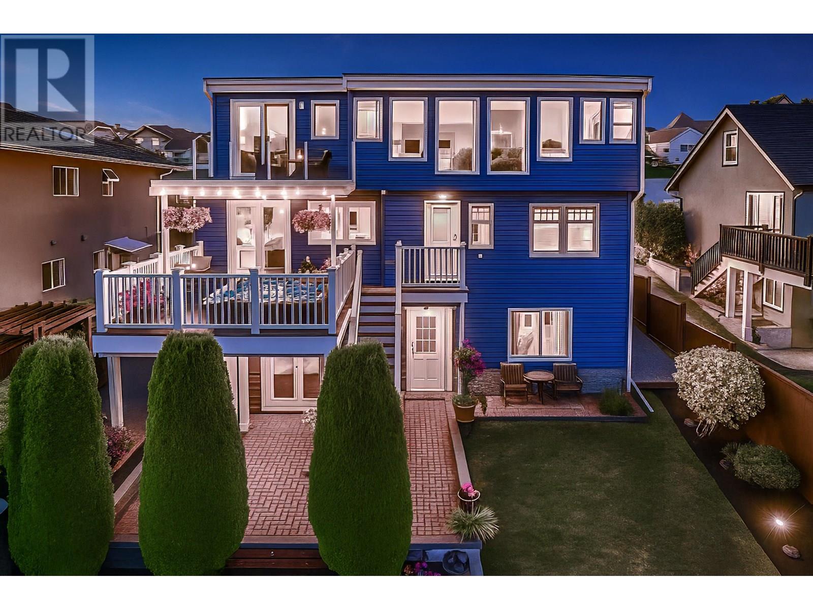 Photo 39 of 1718 Nanaimo Street, New Westminster BC