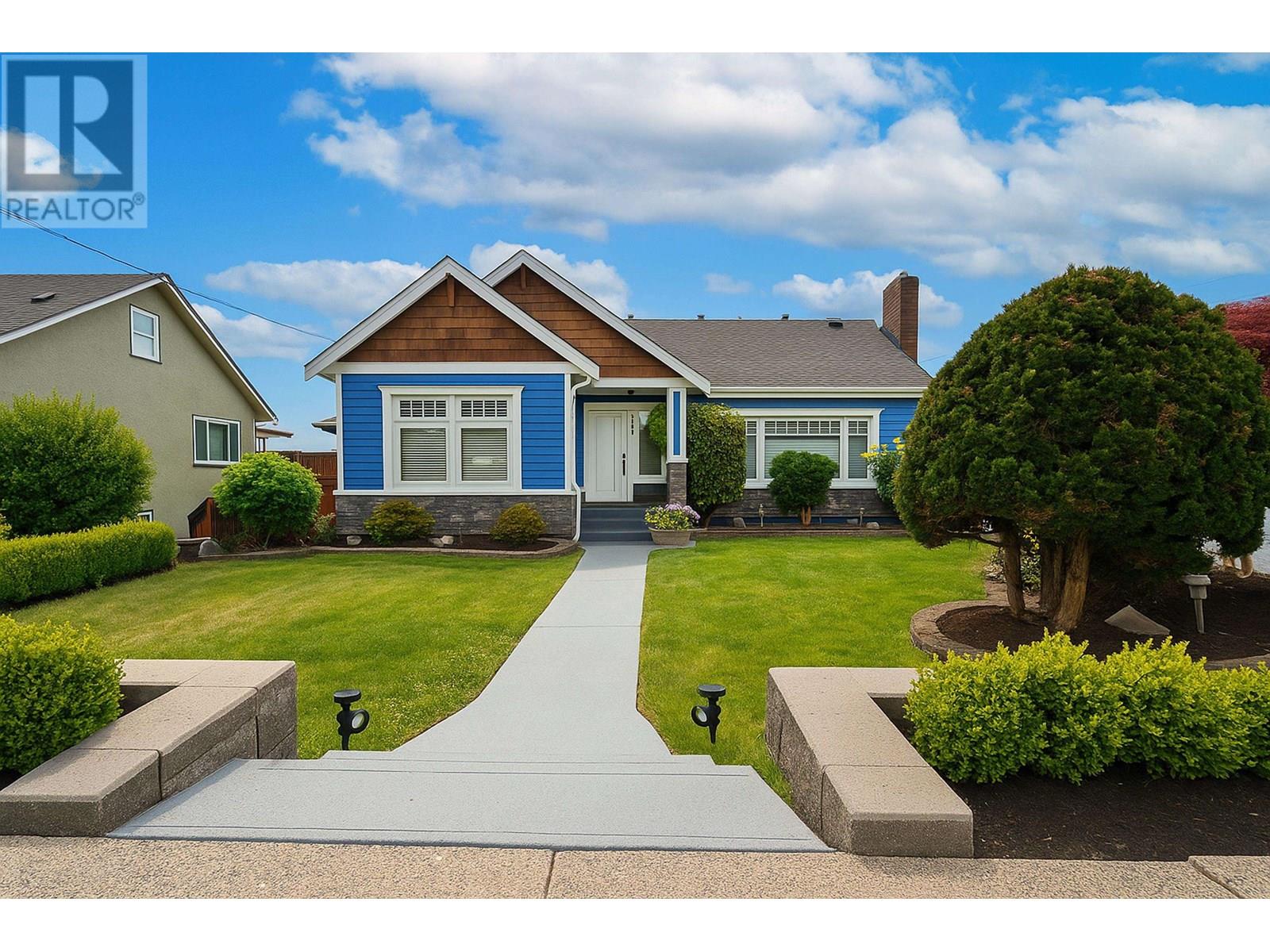 Photo 1 of 1718 Nanaimo Street, New Westminster BC