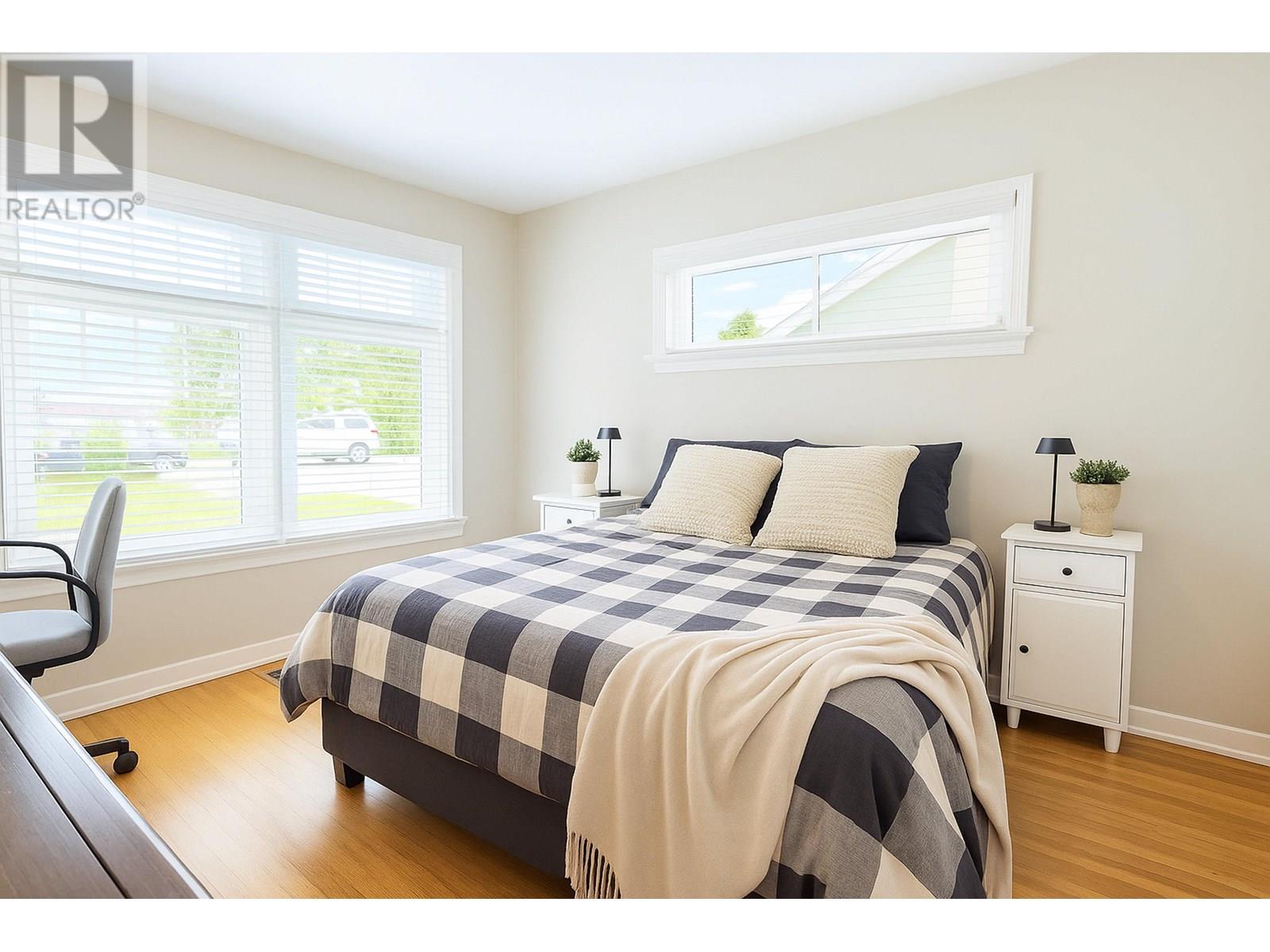 Photo 25 of 1718 Nanaimo Street, New Westminster BC