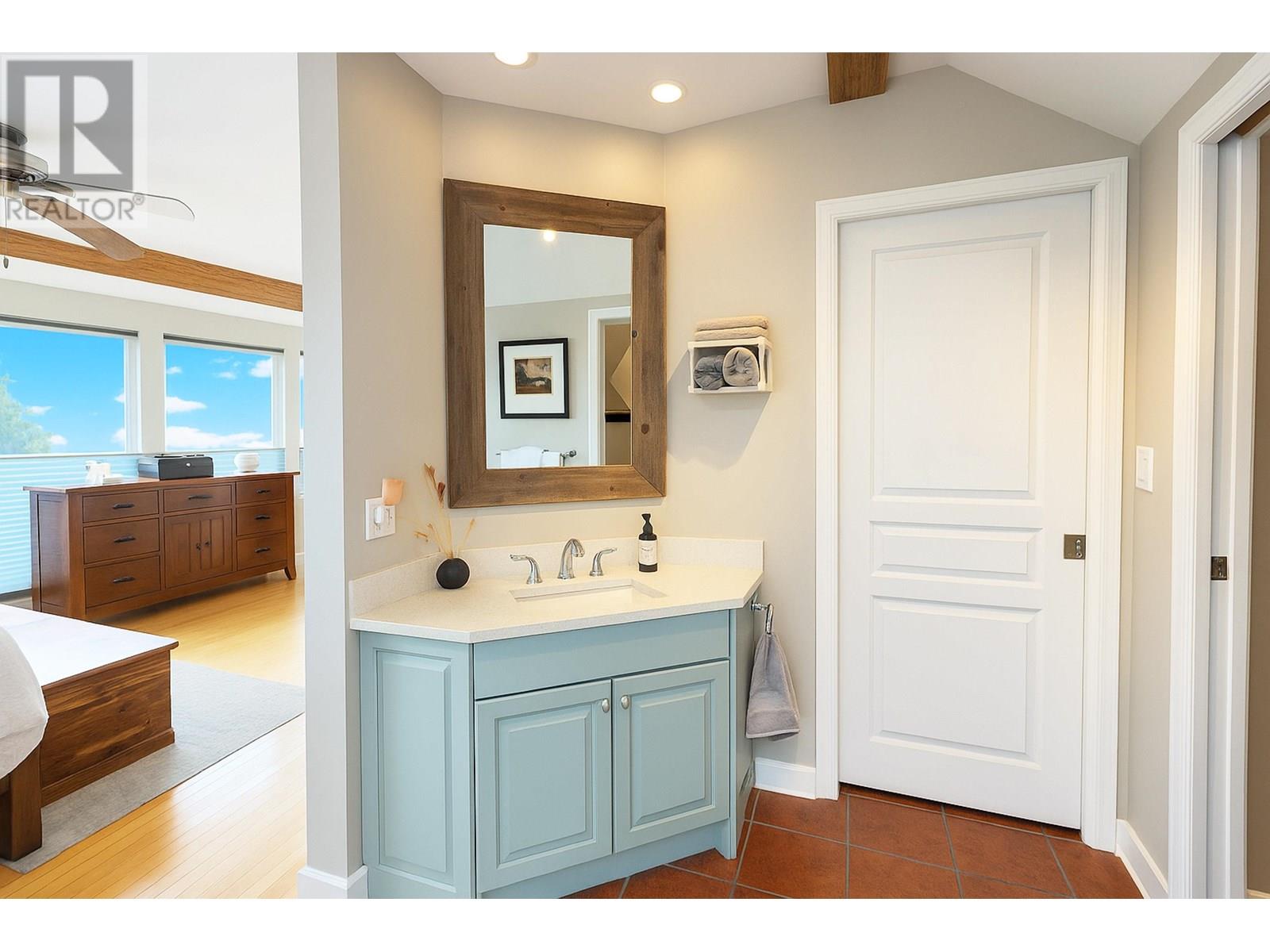 Photo 18 of 1718 Nanaimo Street, New Westminster BC