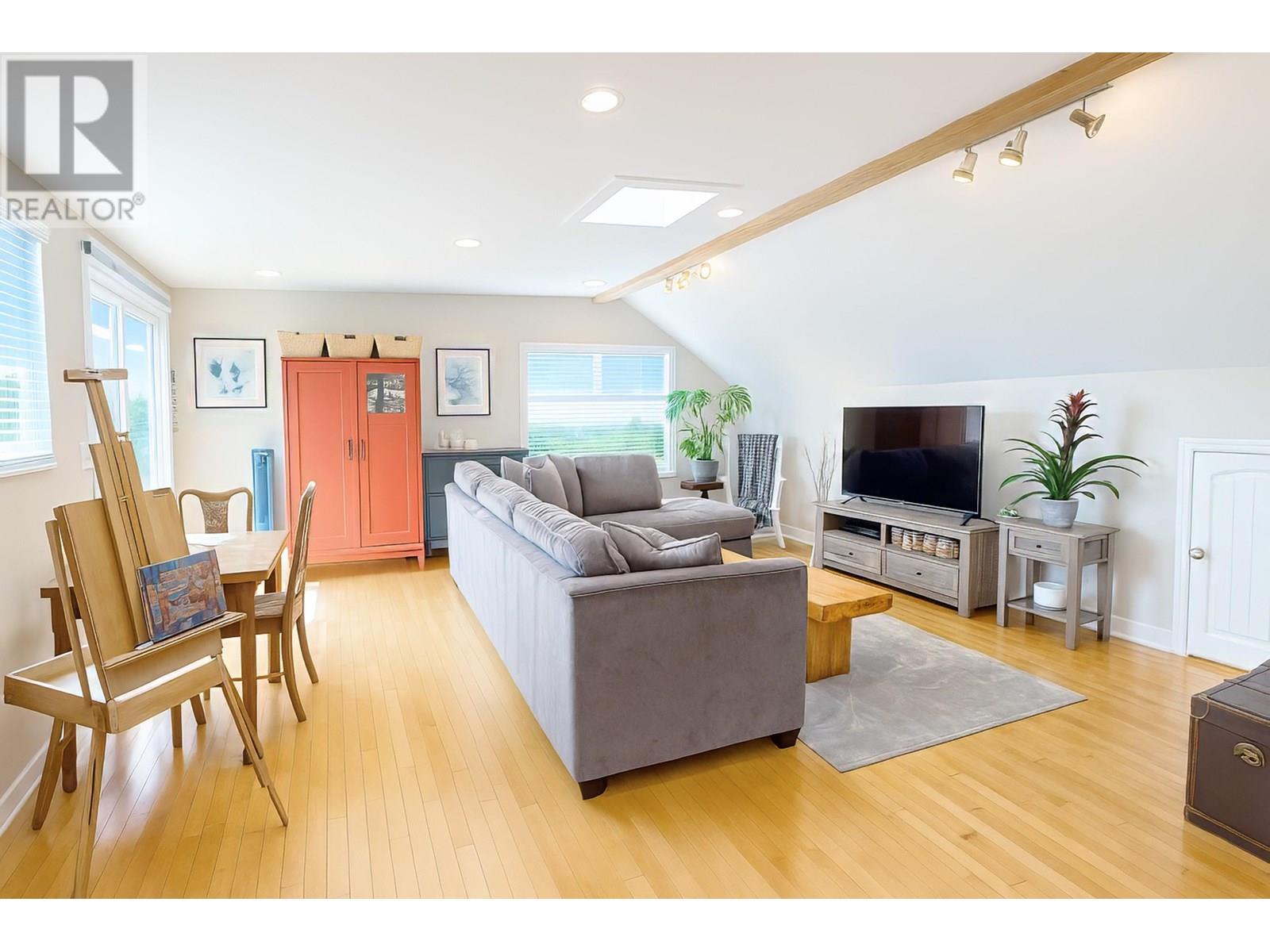 Photo 20 of 1718 Nanaimo Street, New Westminster BC