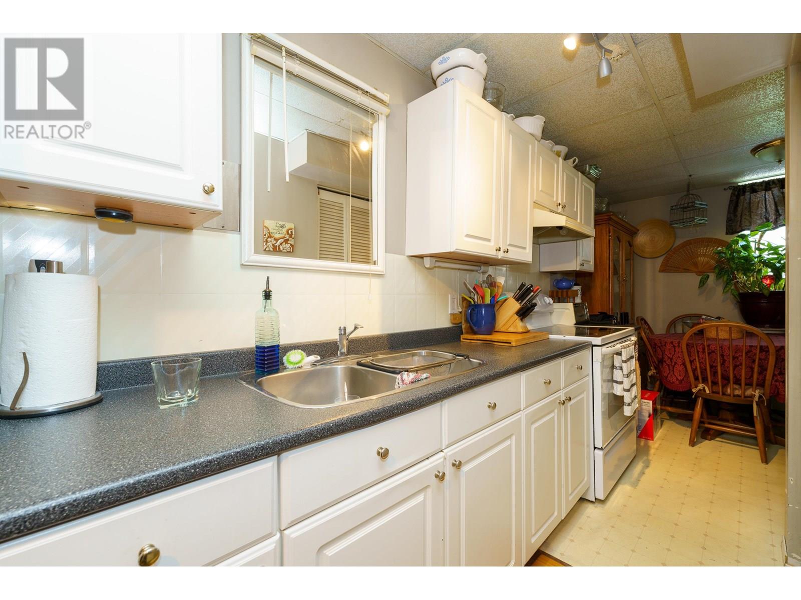 Photo 33 of 1718 Nanaimo Street, New Westminster BC