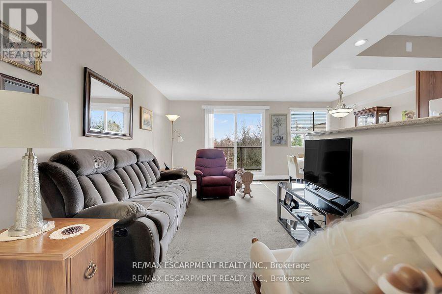 Photo 10 of 512 793 Colborne Street E, Brantford ON