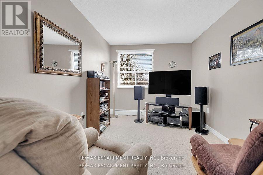 Photo 23 of 512 793 Colborne Street E, Brantford ON