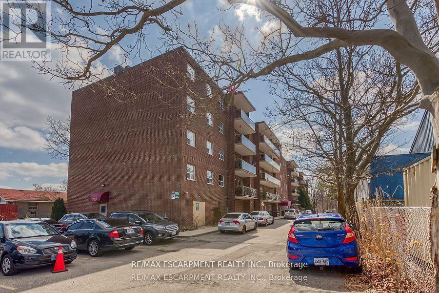 Photo 44 of 512 793 Colborne Street E, Brantford ON